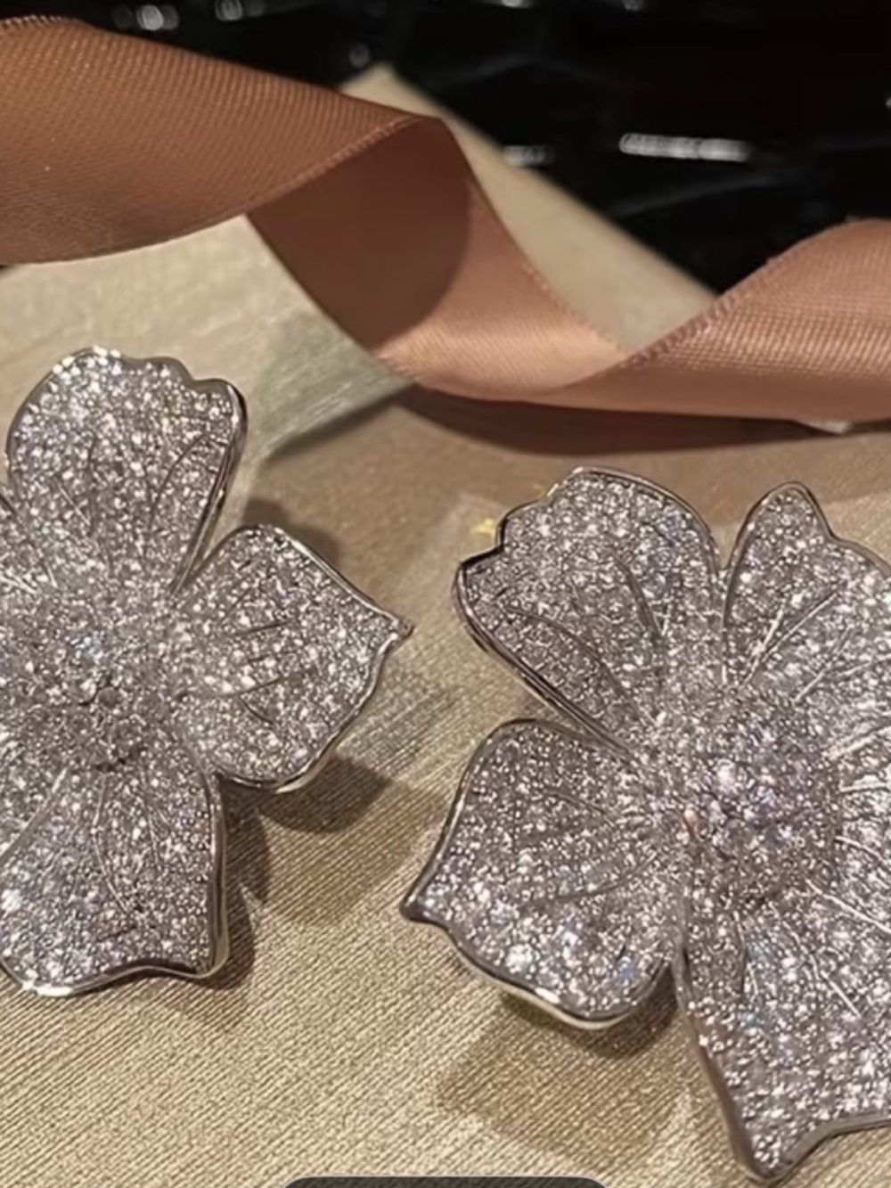 Silver Flower Pavé Stud Earrings - Elegant Sparkle